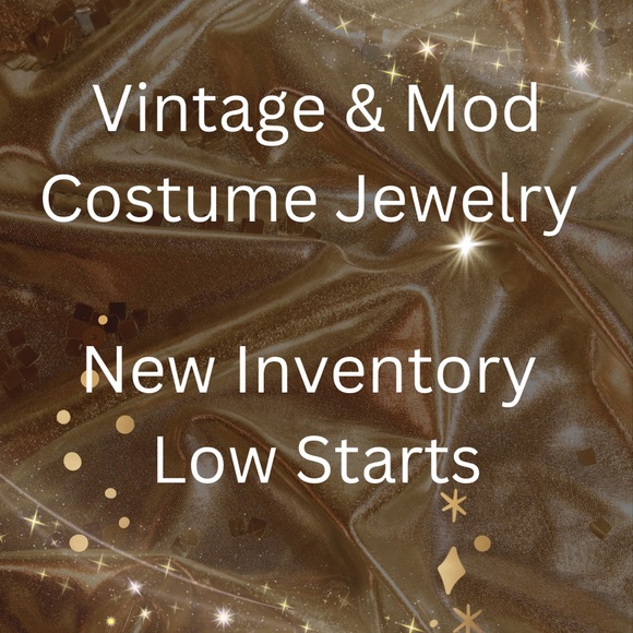 Jewelry - Unlisted Costume Jewelry 12/26